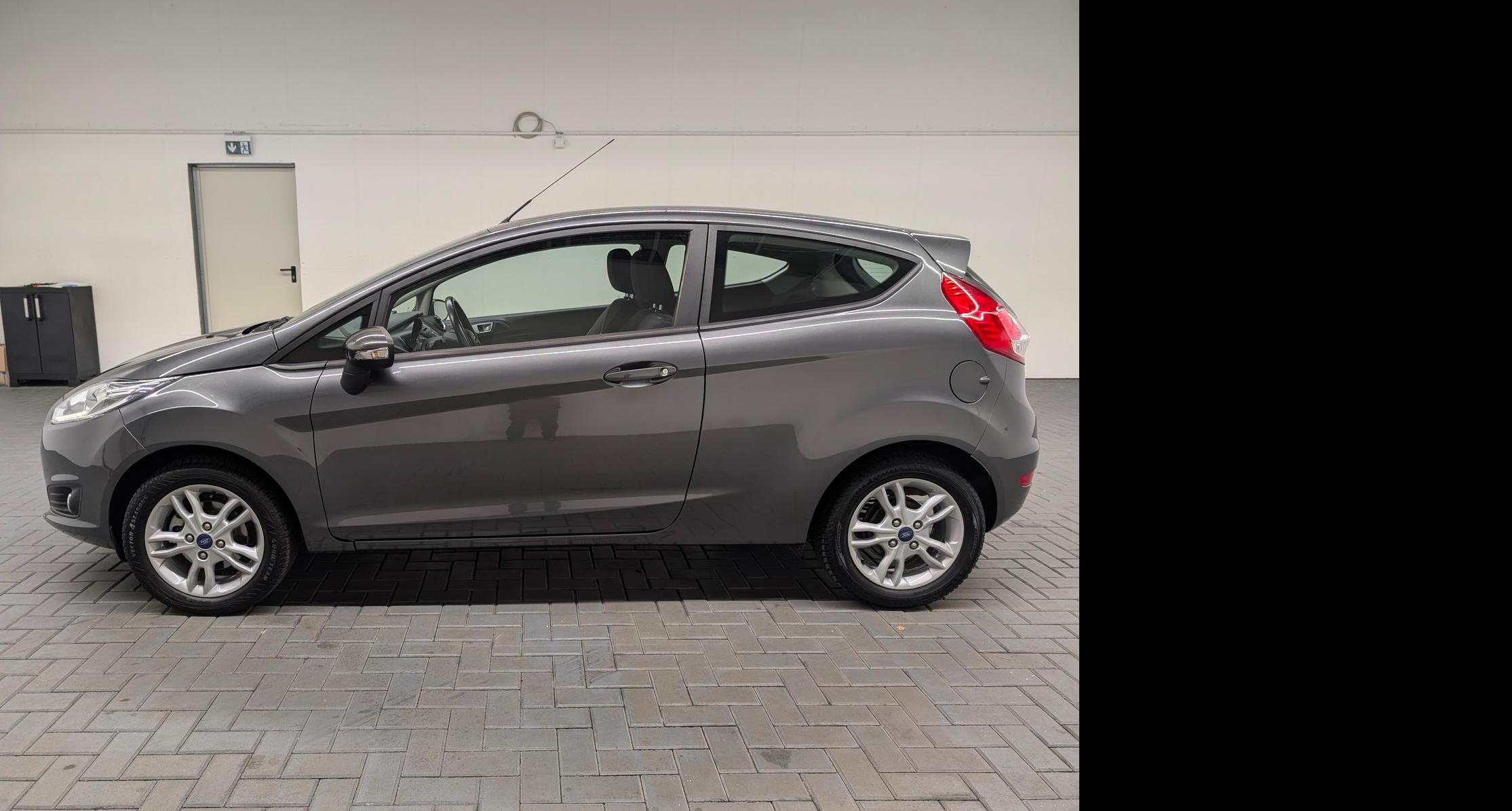 Ford Fiesta SHZ/Scheibenhzg/LED-TFL/Radio-CD/BT/15-LM